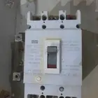 قاطع كهربائي
