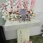 طاولة ملكة صدقة لوجه الله لمن يحتاجها