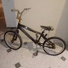 يبيلها جنزيرين وللبيع