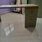 طاولة مكتبية