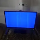 شاشه للبيع فيها خط بسيط