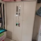 للبيع سرير و دولاب