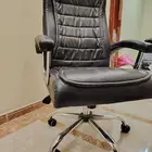 كرسي مكتب متحرك بحالة ممتازة