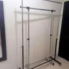 علاقات او استاند ملابس