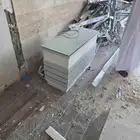 للبيع طاولات خشب ودواليب مستعمل