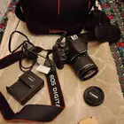 كاميرا كانون 650d نظيفه شبه جديده