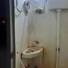 غرفة بركس كلادنج وحديد ومعزولة تماما ودورة مياة خارجية وحوض