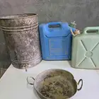 تراث حنفية قديمة 30لتر تقريبا مع هوز . 2 جركن ماء صحفة