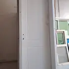 أبواب ودرايش وكراسي حمام مستعملة