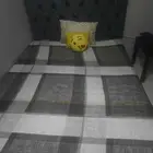 البيع سريرين مستعمل مع طاوله من ايكيا و سجاد مغسول جديد