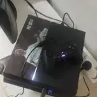 للبيع بلايستيشن 4 مساحة تيرا شغال 100  مع يد اصليه من جرير