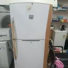 ثلاجة توشيبا للبيع بحالة جيدة.