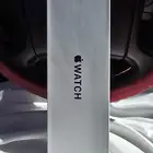 ساعة ابل SE3 واتش للبيع جديده بكرتونها مقاس 44 علي السوم