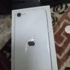 جوال ابيض ايفون se2020