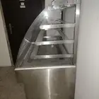 أغراض مطعم للبيع ثلاجه عرض كبيره مكيف مدخل باب كبير
