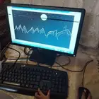 كمبيوتر مع شاشه وموس وصندوق سبب البيع ليسه لدينا مكان كافي