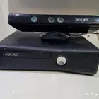 جهاز Xbox 360 للبيع مع جميع ملحقاته ومع يد تحكم 2