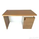 مكاتب وكراسي