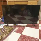 تلفزيون سمارت 43 بوصة يحتاج شاشة للبيع كقطع غيار أو إصلاح