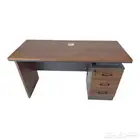 office table. طاولة مكتب