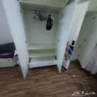 عندي دولاب 4 ذرف و4 خزنه ودرج جوك الدولاب