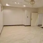 للإيجار شقه واسعه في حي الزمرد قريب من الملك سعود