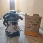 مكنسة كهربائية