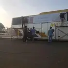 تركيب استيكرات على السيارات والباصات والشاحنات