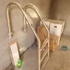 سلم سلالم مسبح ثلاث درجات ستانلس ستيل نظيف
