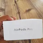 سماعة ابل بلكرتون علئ السوم