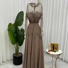 كل واحد وله سعر للاستفسار واتس أو في حراج الفساتين الكل جديد