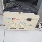مكيف شباك نظيف مع مكنس