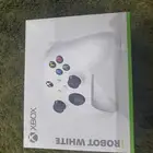 يد اكس بوكس جديده ما انفكت من كرتونها