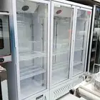 ثلاجة عرض