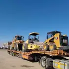 لوبد متواجد في نيوم لنقل المعدات الثقيلة