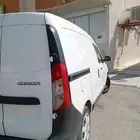 نقل وتوصيل. داخل وخارج بريده صندوق مغلق