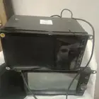 اثنين مسجل واحد اندرويد وواحد عادي