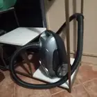 ثنتين مكانس كهربائيه شغالات بس يبغالهن شوية صيانه