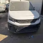 بيجو فان 2022