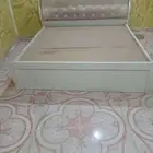 سرير من غير مرتبة العارضة خلف العثيم