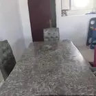 للبيع طاولة الطعام رخام 4 أشخاص