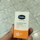 واقي شمس   من فازلين