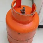 انبوبه مليان النص تقريبا