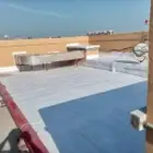 تركيب عوازل اسطح يمنع تسرب مياه الأمطار وعاكس الحرارة