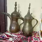 دولاب قديم مع مجموعه اغراض قديمه ممكن 30 قطعه