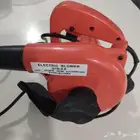 شفاط ونفض غبار وتنظيف داخل السيارات والمنازل والشبابيك
