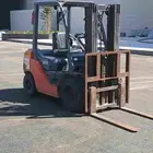 رافعة تويوتا للبيع