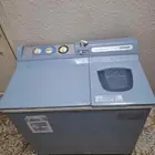 غسالة 9 كيلو نضيفة جدا