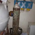أنبوب أكسجين مستعمله ما ادري عنها شي