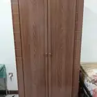 اثاث دولابين. وسرير. وطاولة تلفزيون .وتسريحه ومرايه